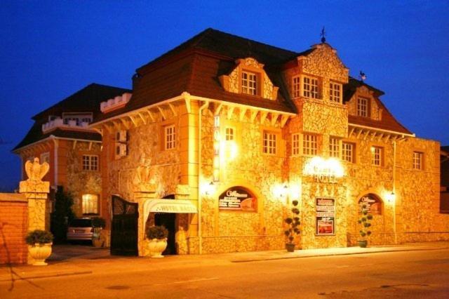 Bástya Wellness Hotel - Nyírbátor Esterno foto