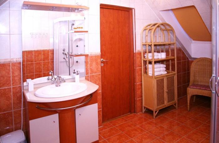 Bástya Wellness Hotel - Nyírbátor Esterno foto